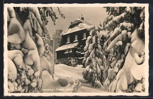 AK Auersberg i. Erzgeb., Unterkunftshaus im Winter, Aussichtsturm