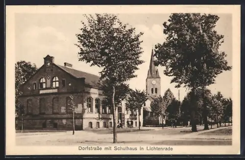 AK Berlin-Lichtenrade, Dorfstrasse mit Schulhaus