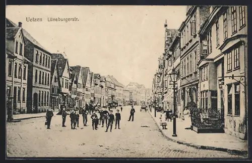 AK Uelzen, Lüneburgerstrasse mit Geschäften