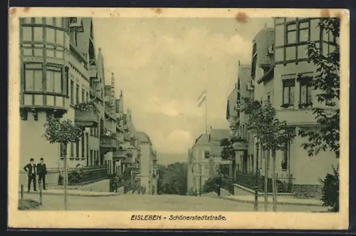 AK Eisleben, Schönerstedtstrasse mit Fernblick, von einer Kreuzung aus gesehen