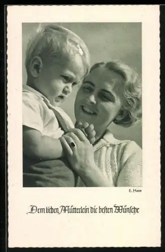AK Muttertag, Mutter mit kleinem Sohn auf dem Arm