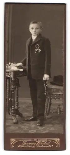 Fotografie Georg Wedel, Würzburg, Kaiserstrasse 9, Junge in feinem Anzug