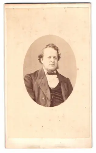 Fotografie Farren Bros, Cambridge, Crescent 10, Porträt eines Mannes
