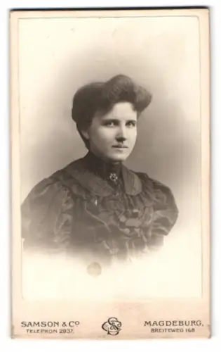 Fotografie Samson & Co., Magdeburg, Breiteweg 168, Porträt einer Frau