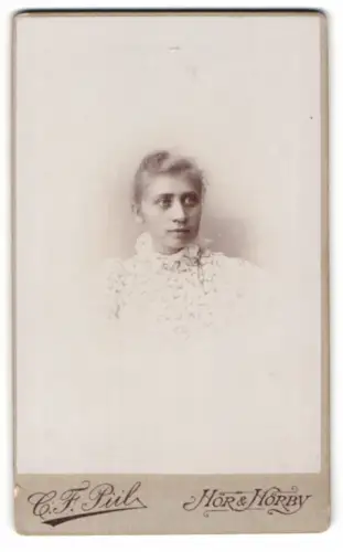 Fotografie C. F. Pül, Höör, Porträt einer Frau