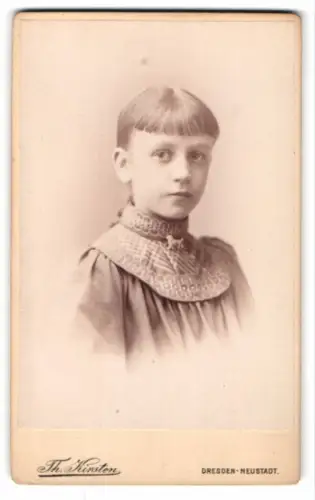 Fotografie Th. Kirsten, Dresden-Neustadt, Bautznerstr. 19, Lenchen Czygan in elegantem Kleid