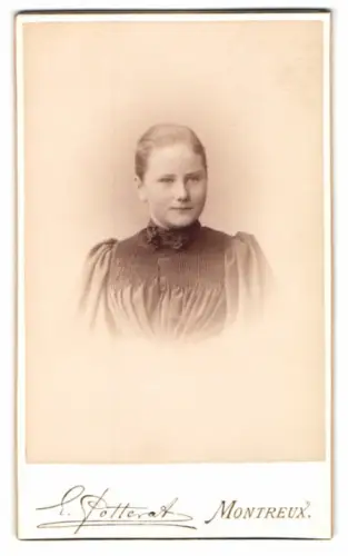 Fotografie L. Potterat, Montreux, Avenue du Kursaal 21, Marie Reimer im Porträt