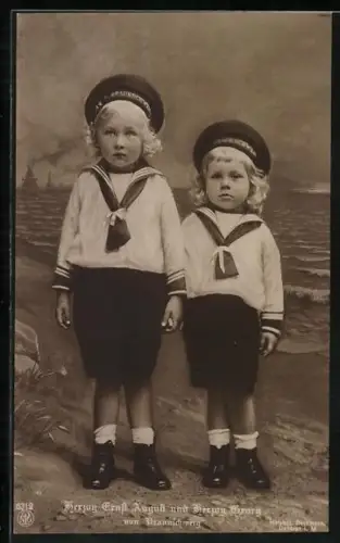 AK Herzog Ernst August und Herzog Georg von Braunschweig am Strand