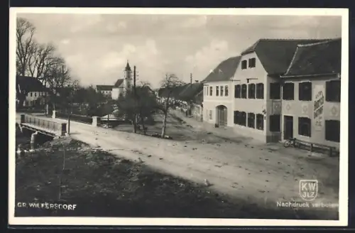 AK Grosswilfersdorf, Blick in den Ort mit Heinrichs Gasthaus