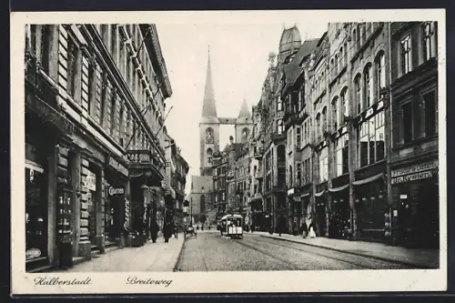 AK Halberstadt, Strasse Breiteweg mit Geschäften und Strassenbahn