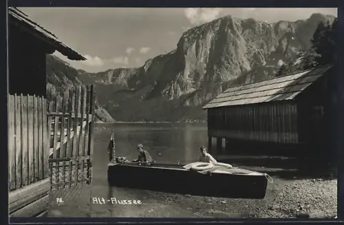 AK Alt-Aussee, Kahnpartie mit Panorama