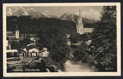 AK Schladming /Steiermark, Talbachpartie, Blick zur Kirche