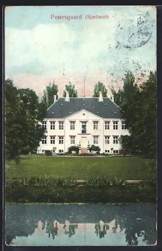 AK Petersgaard / Sjaelland, Schloss mit Teich