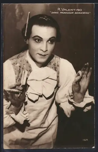 AK Schauspieler R. Valentino in der Garderobe einer Filmrolle