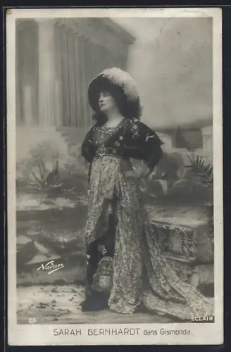 AK Schauspielerin Sarah Bernhardt in der Rolle als Gismonda