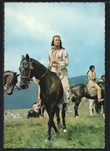 AK Schauspieler Pierre Brice in dem Film Winnetou, Teil 2