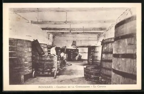 AK Pommard, Chateau de la Commaraine, la Cuverie, Weinfässer