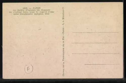 AK Au jardin d'enfants de Sapporo on s'amuse bien, sous le regard d'une sceur franciscaine indigene 1938