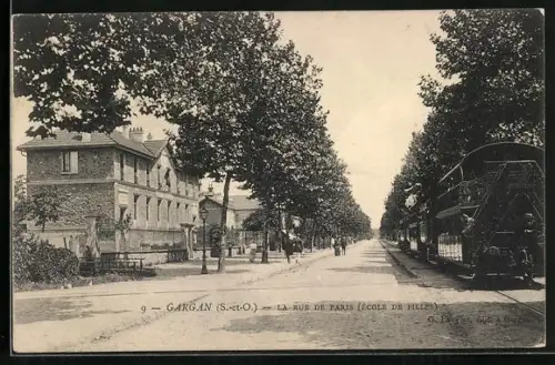 AK Gargan, La rue de Paris, Ecole des Filles, Strassenpartie mit Strassenbahn
