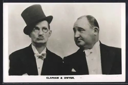AK Schauspieler Clapham & Dwyer in Anzügen