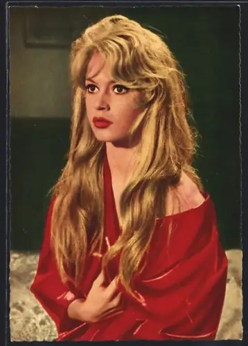 AK Schauspielerin Brigitte Bardot mit rotem Lippenstift
