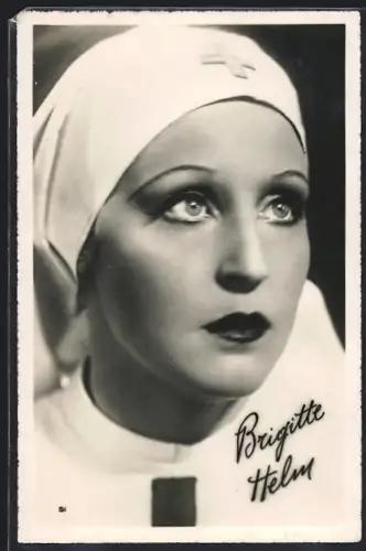 AK Schauspielerin Brigitte Helm im Kostüm