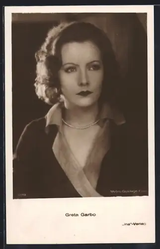 AK Schauspielerin Portrait Greta Garbo mit Halskette