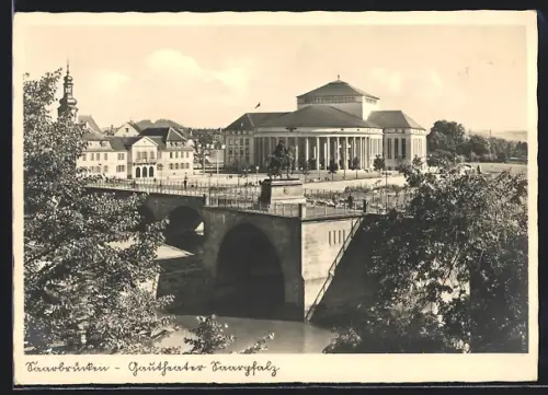 AK Kaiserslautern, Gautheater Saarpfalz mit Brücke aus der Vogelschau