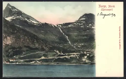 AK Merok, Ortsansicht mit Bergen