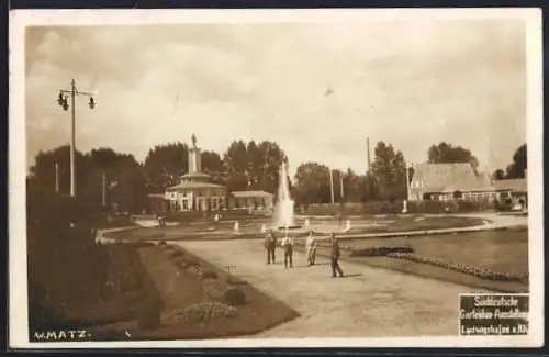 AK Ludwigshafen a. Rh., Süddeutsche Gartenbau-Ausstellung, Brunnenanlage