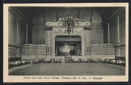 AK Berlin-Wedding, Cafe Nord-Palast, Kösliner Strasse 8, Festsaal mit Bühne und Kronleuchter