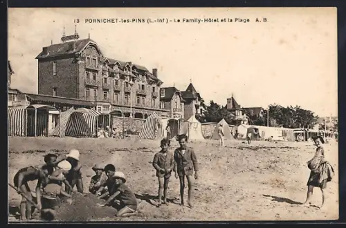 AK Pornichet-les-Pins /L.-Inf., Le Family-Hôtel et la Plage