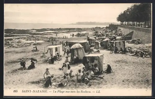AK Saint-Nazaire, La Plage vue vers les Rochers