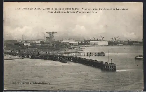 AK Saint-Nazaire, Aspect de l`ancienne entrée du Port et Chantiers de l`Atlantique, Vue prise en Loire