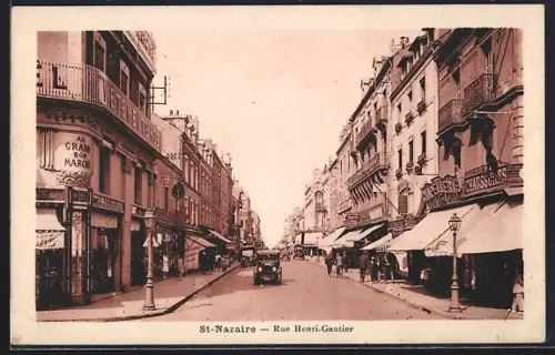 AK St-Nazaire, Rue Henri-Gautier avec boutiques et passants animés