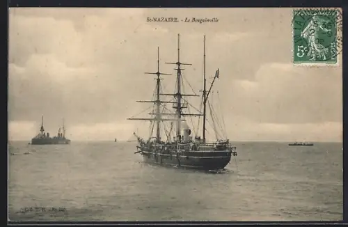 AK St-Nazaire, Le Bougainville en mer avec navires à l`horizon