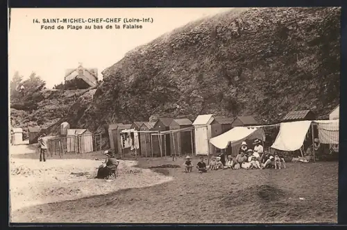AK Saint-Michel-Chef-Chef /Loire-Inf., Fond de Plage au bas de la Falaise