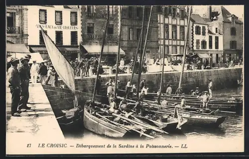 AK Le Croisic, Débarquement de la Sardine à la Poissonnerie