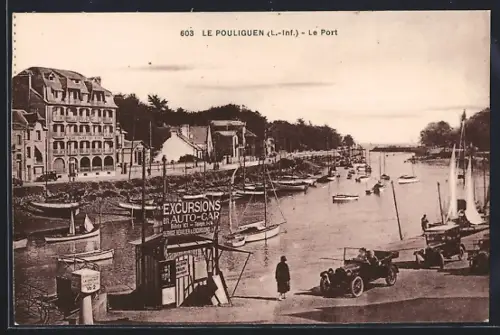 AK Le Pouliguen /L.-Inf., Le Port avec bateaux amarrés et voitures anciennes