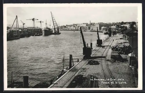 AK Nantes, Le Quai de la Fosse et la Loire