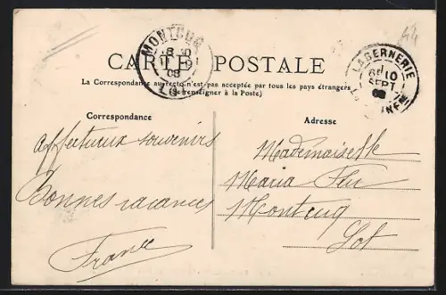 AK La Bernerie, La Roche des Fées avec vue sur la mer et groupe de personnes