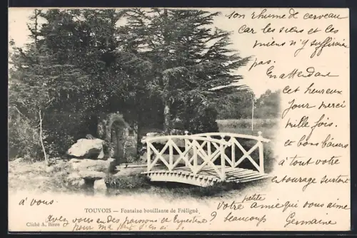 AK Touvois, Fontaine bouillante de Fréligne et pont en bois pittoresque