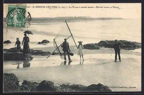 AK St-Brevin-les-Pins /L.-Inf., La Plage à marée basse, Départ pour la Pêche