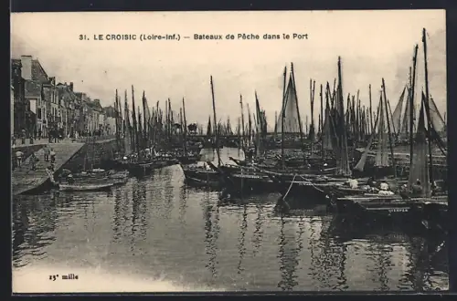 AK Le Croisic /Loire-Inf., Bateaux de pêche dans le port