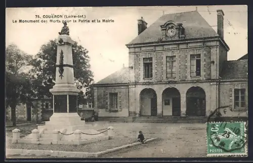 AK Couëron /Loire-Inf., Le Monument des Morts pour la Patrie et la Mairie