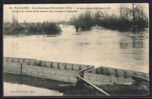 AK Varades, Inondations, Décembre 1910, La ligne du chemin de fer enlevée entre Varades et Ingrandes