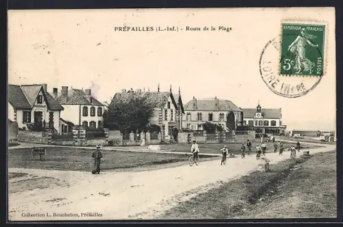 AK Préfailles /L.-Inf., Route de la Plage avec cyclistes et piétons