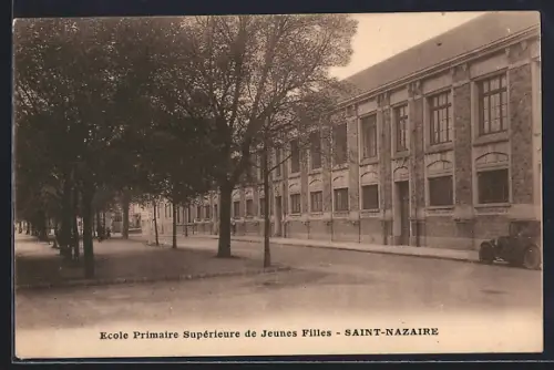 AK Saint-Nazaire, École Primaire Supérieure de Jeunes Filles et allée bordée d`arbres