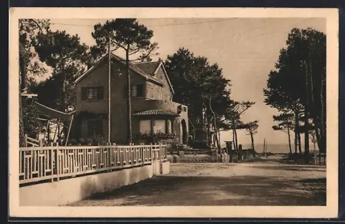 AK La Baule-les-Pins /Loire-Inf., L`Avenue de la Duchesse-Anne vers la Mer