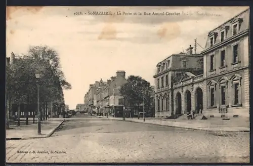 AK Saint-Nazaire, La Poste et la Rue Amiral-Courbet